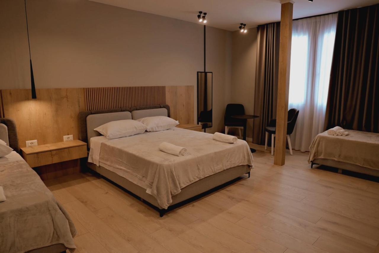 Sol Hotel Shkoder Exterior photo