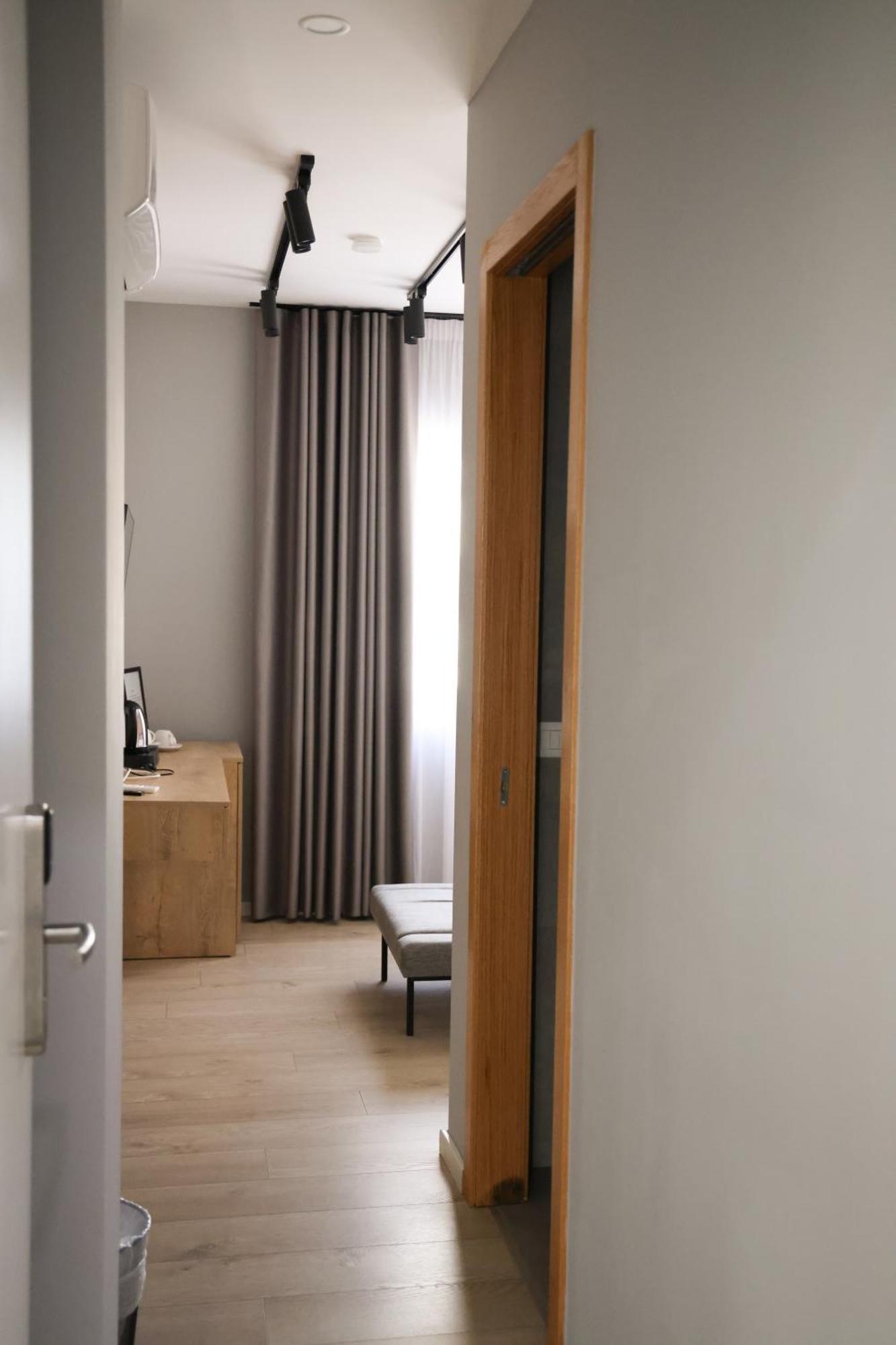 Sol Hotel Shkoder Exterior photo